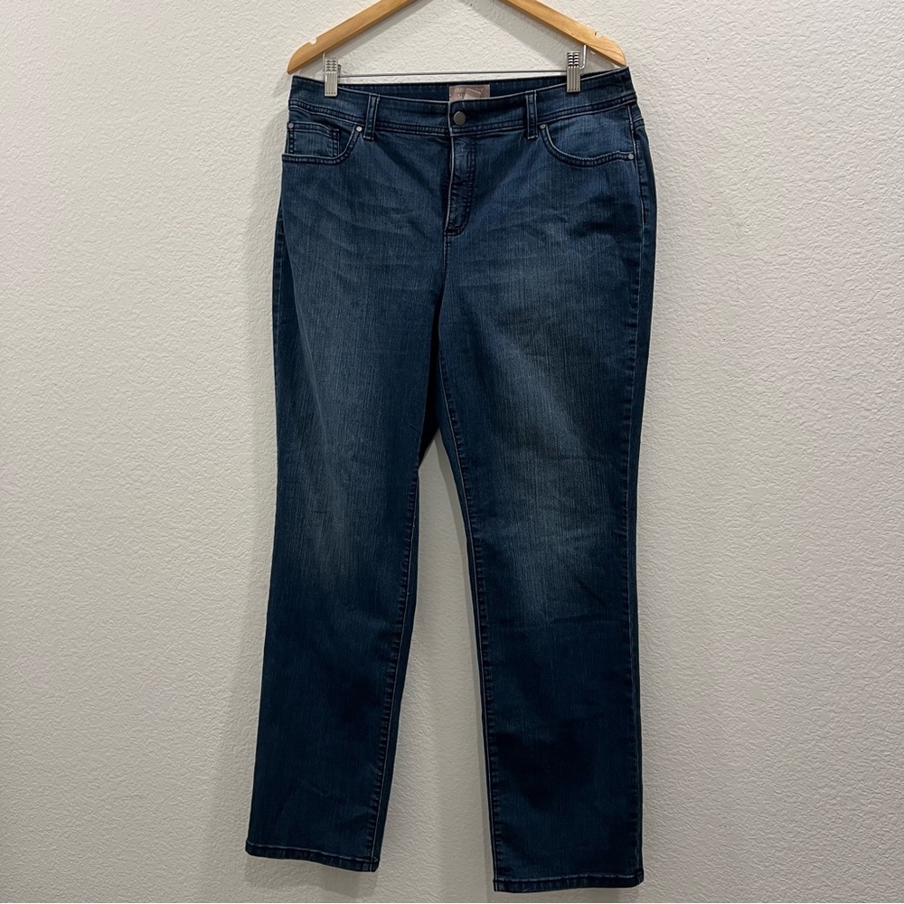 Chicos Fabulously Slimming medium dark wash straight leg jeans Size 2 Short 12P